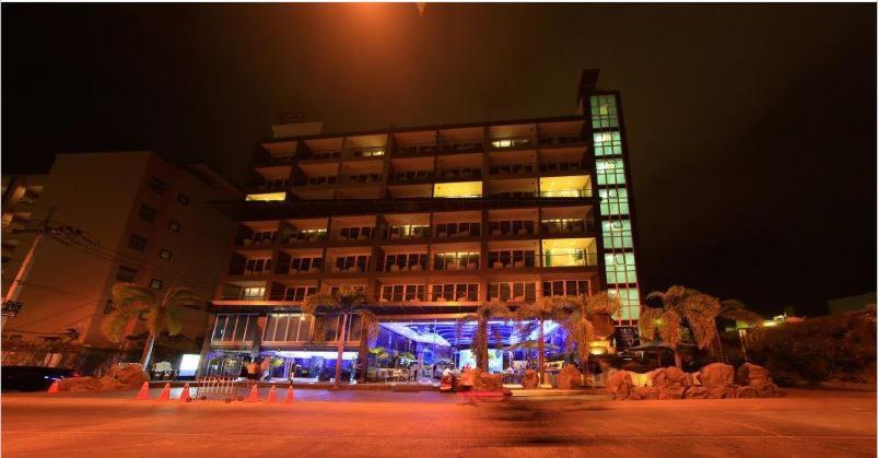 2 Bedrooms Near Pattaya Beach エクステリア 写真