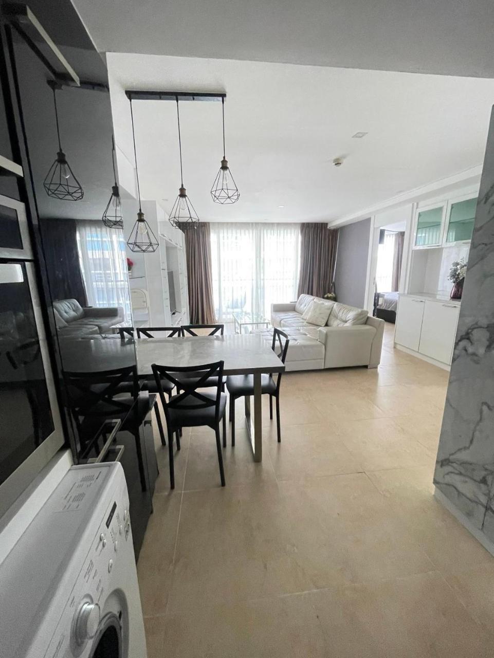 2 Bedrooms Near Pattaya Beach エクステリア 写真
