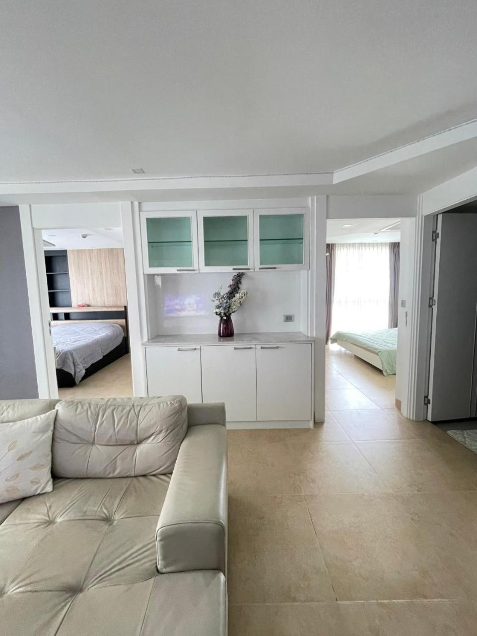 2 Bedrooms Near Pattaya Beach エクステリア 写真